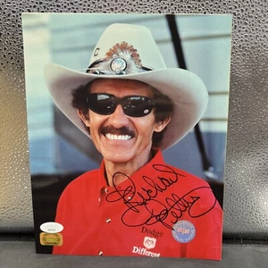 Richard Petty Signed 8X10 Dodge Red -  JSA /Coa - Picture 1 of 3