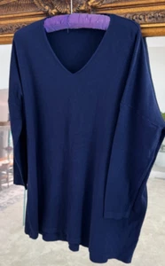 Ladies Jumper "Cali &Co" Relaxed Fit "V" Neck Navy Blue Size S/M - Picture 1 of 6