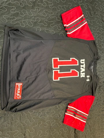 Under Armour Utah Utes #11 Football Jersey Mens Large Black Red Cover