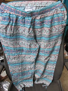 ""TEAL PRINT - LIGHT WEIGHT - PULL ON CAPRI PANTS" - RAYA SUN - XL - NWT - Picture 1 of 3