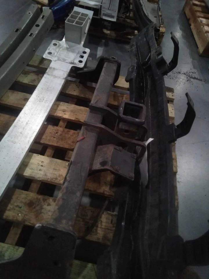 Refuerzo de parachoques trasero con enganche de remolque para 17-24 AUDI Q7 493782 Foto 1 de 3