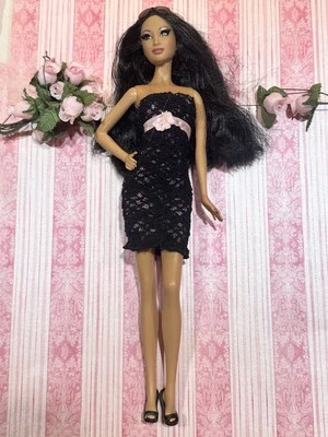 Barbie Moda Fiebre Vestido de Encaje Negro con Top Modelo Negro Zapatos Mattel G8992 🌸 Foto 1 de 4