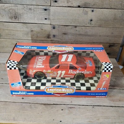 Литой автомобиль Ertl NASCAR Ford Thunderbird 1993 Bill Elliott #11 Budweiser 1:18 - Изображение 1 из 4