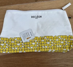 Decleor Cosmetic Make Up Travel Bag & Aromessence Mandarine Vert Oil Sample 0.7m - Picture 1 of 2