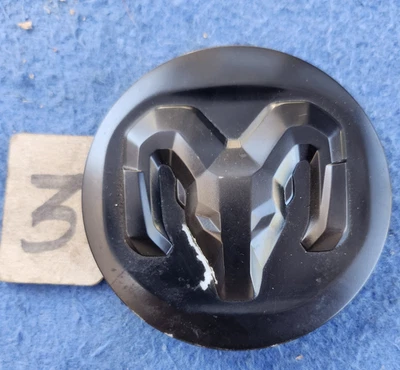 Tapacubos central Dodge Ram 2500 3500 negro 6pg01trmaa edición nocturna 2697 69538 (1) Foto 1 de 2