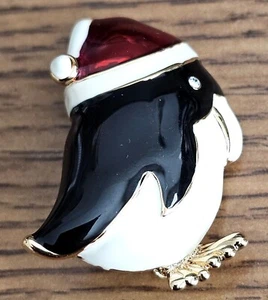 Lia Sophia Penguin Brooch Pin 1.50" by 1.25" Style X11 Enameled with box NWT - Picture 1 of 10