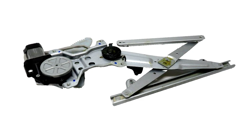 Двигатель заднего правого стеклоподъемника 1AMWR88353 Magneti Marelli 1997-2001 Toyota Camry - Изображение 1 из 4