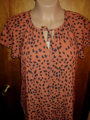 Женская блузка/топ Simple Fun размер XL с анималистическим принтом и галстуком спереди - Изображение 1 из 4