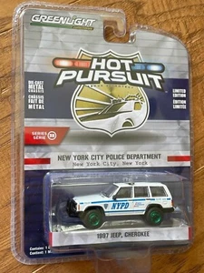 GREENLIGHT HOT PURSUIT NYPD 1997 JEEP CHEROKEE CHASE LIMITED EDITION - Picture 1 of 3