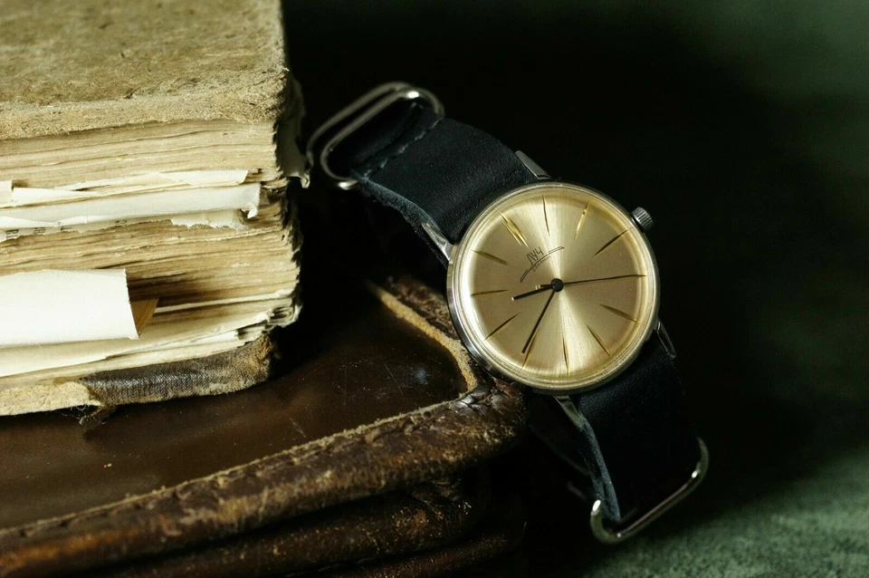 Наручные часы LUCH ультра тонкий механический кожаный ремешок роскошь (POLJOT De Luxe) - Изображение 1 из 4