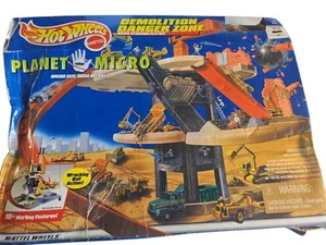 Hot Wheels Planet Micro Demolition Danger Zone 1998 - Picture 1 of 6