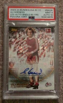 Uli Hoeneß Auto /60 #51 | PSA 9/10 | FC Bayern | Topps 60 Jahre Bundesliga 23/24 - Bild 1 von 2