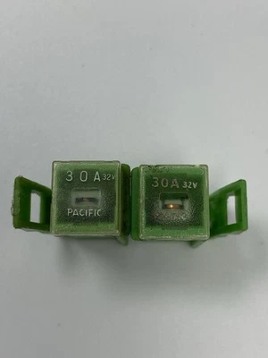 OEM NISSAN PACIFIC 30A PAR DE FUSIBLES VERDE 89-98 NISSAN 240SX S13 S14, SILVIA, 180SX Foto 1 de 4