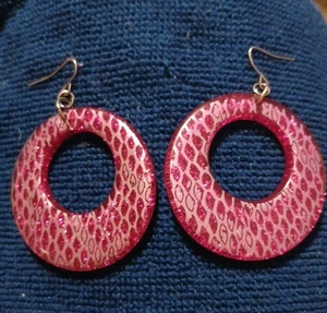 Dangle Drop Hoop Earrings Lucite Acrylic Fushia Glitter Sparkle Boho Gypsy 2.5" - Picture 1 of 6