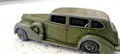 DINKY TOYS  39a PACKARD SUPER 8 ,  1947  for restoration - Image 1 of 4