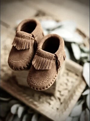 MInnetonka Baby's US 2 Suede Back Flap Fringe Moccasin Booties Brown 1162 - Image 1 of 4