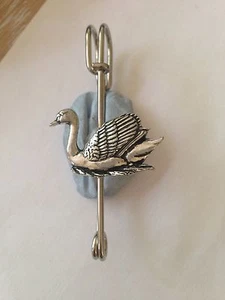B27 Swan kilt pin Scarf or Brooch pin pewter emblem 3" 7.5 cm - Picture 1 of 1