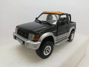 1-24 Schuco Mitsubishi Pajero 3000 V6 1991 nero (No Box) - Imagen 1 de 10