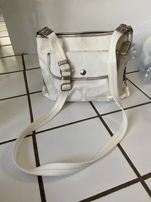 NWOT Vtg White COACH Kyra Daisy Crossbody Shoulder Bag No B1282-F19713 Orig Lit - Image 1 of 4