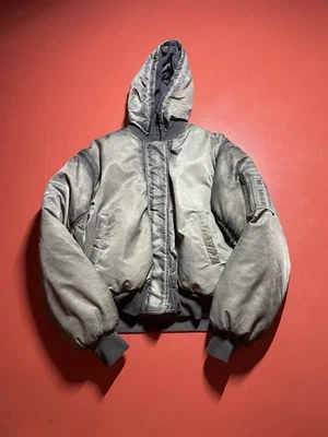 no faith studios reversible puffer jacket Foto 1 de 4
