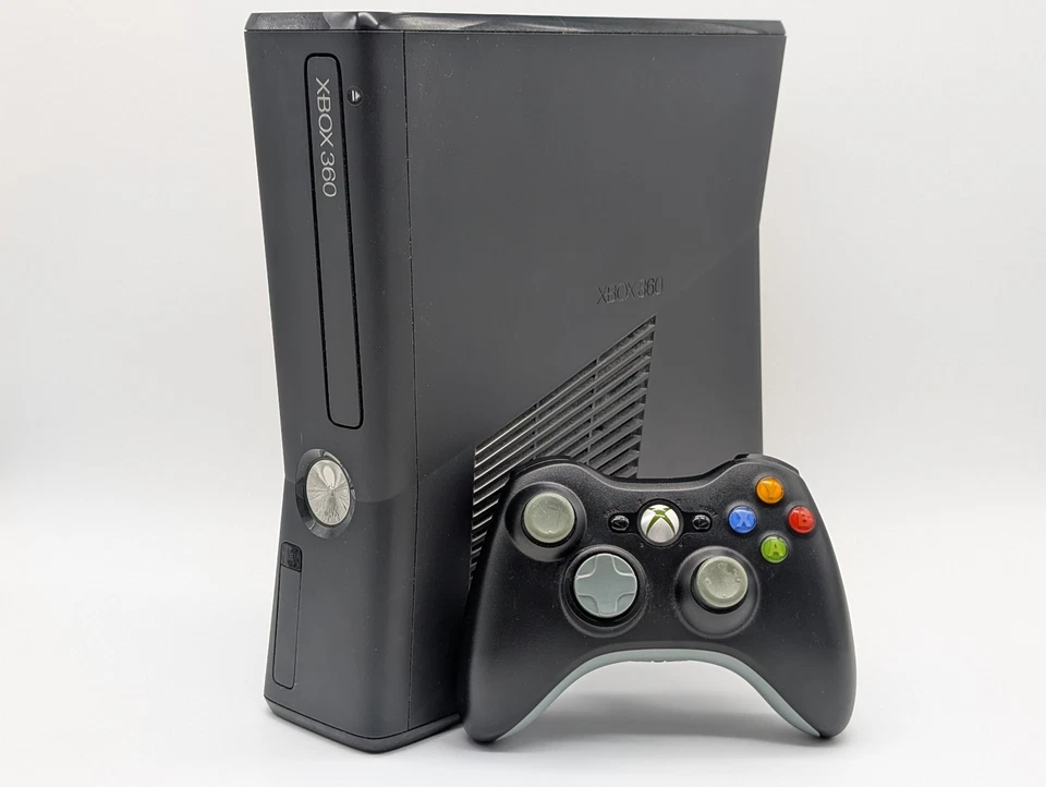 Microsoft Xbox 360 Konsole mit Original Wireless Controller u. Kabeln - Bild 1 von 1