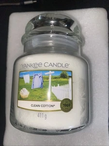 Yankee Candle Scented, Clean Cotton, Medium Jar, Burns up to 75 Hrs, NEW - Picture 1 of 4