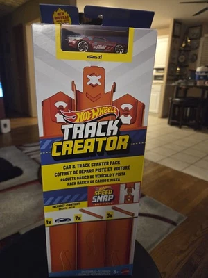 Hot Wheels Toy Car Track Set, Track Creator Starter Pack with 1:64 Scale Die-Car - Image 1 of 4
