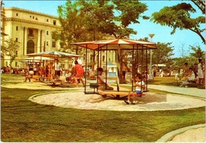 Manila, Filippine RIZAL PARK PARCO GIOCHI BAMBINI ~ BAMBINI cartolina d'epoca 4X6 - Foto 1 di 2