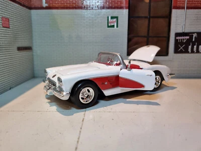 Chevrolet Corvette White Red 1959 Motormax 1:24 Diecast V Detailed Scale Model