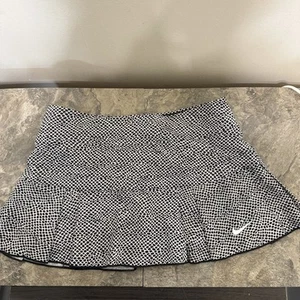 NIKE Active Dri-FIT Women’s M Tennis Skirt Skort Shorts Pleated Black White EUC - Picture 1 of 7