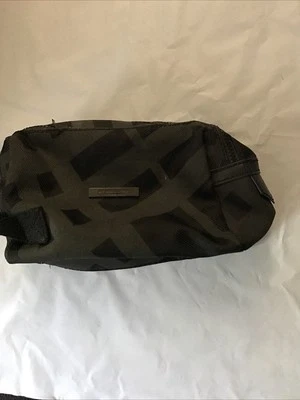 Bolsa de viaje Burberry fragancia negra/gris doble cremallera bolsa a cuadros artículos de tocador Foto 1 de 4