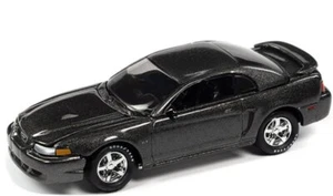 FORD Mustang - 2003 - mineral gray metallic - Johnny Lightning 1:64 - Bild 1 von 6