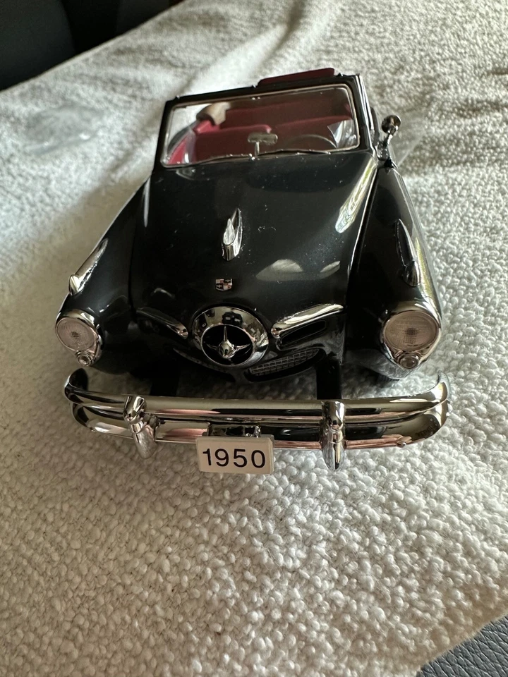 Danbury Mint 1950 Studebaker Champion  Convertible 1/24 Scale - Image 1 of 4