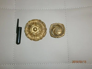 2 CACHE-CROCHET/BRONZE ET CUIVRE/DEBUT XXème/ DIAM.6 ET 4cm/LOUIS XV/ROSE - Picture 1 of 2