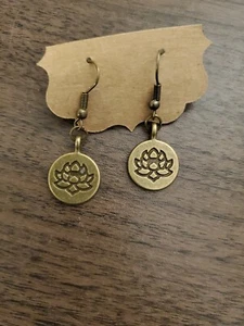 Round Earrings with Flower - Picture 1 of 2