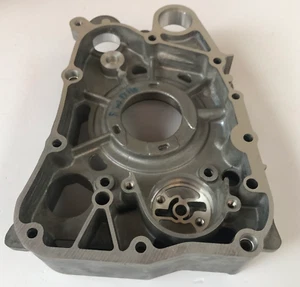 Carter DESTRO Motore ORIGINALE per Kymco Agility Carry 125 4T R12 2009-2015 - Foto 1 di 4