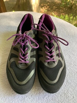 Zapatilla deportiva Ecco Biom Fjuel EE. UU. 7 UE 38 negra/verde escarabajo/púrpura EE. UU. con cordones Foto 1 de 4