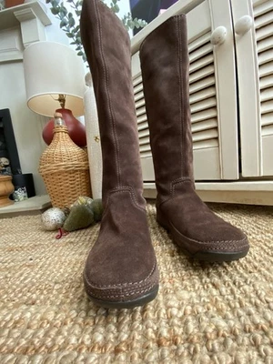 Botas largas de cuero de gamuza marrón Fitflop para mujer Wobble Board talla UK 6 EN MUY BUENA CONDICIÓN Foto 1 de 4