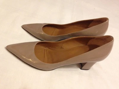 BOMBAS AQUATALIA CHAROL TOSTADO/TAUPE TACÓN BLOQUE PUNTA PUNTIAGUDA - TALLA 10 Foto 1 de 4