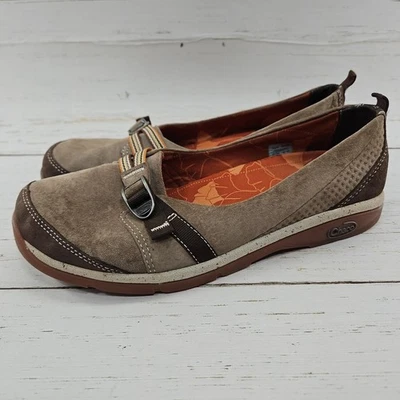 Zapatos planos de gamuza Chaco Clara para mujer talla 8,5 marrón tostado cuero cómodo sin cordones Foto 1 de 4