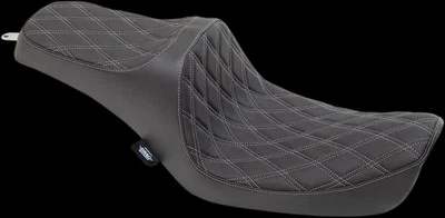 Неликвидный товар Red Silver Double Diamond Predator III 2-местное сиденье Dyna Super Glide 96-03 - Изображение 1 из 3