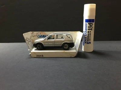 Mini auto Welly WELLY Mercedes Benz Classe M 1/60 - Immagine 1 di 4