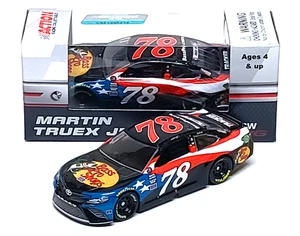 Martin Truex Jr. 2018 Bass Pro Shops Patriotic 1/64 Die Cast AUF LAGER - Bild 1 von 1