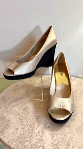 Michael Kors Womens Silver Gold Peep Toe Leather Lexi Mid Wedge Shoes Size 9.5M - Picture 1 of 14