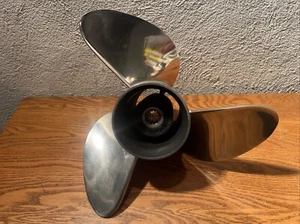 176624 Johnson Evinrude Viper 1968 y arriba SST PROP RH 13-7/8 x 19 E-TEC 40-140 HP - Imagen 1 de 6
