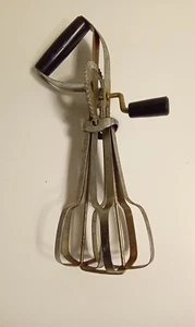 Vintage ECKO Hand-held Curved-handle Egg Beater/Mixer - Picture 1 of 4
