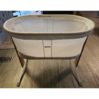 Cuna de malla BabyBjörn blanca ovalada para dormir cama portátil ligera Foto 1 de 4