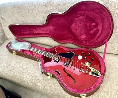 Estuche rígido Epiphone Regreso al Futuro ES-345 rojo cereza LE de 1985 NUEVO BTTF Foto 1 de 4