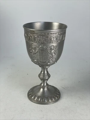 Leonard Funda de Vino Cáliz de Peltre Ornado Escudo de Armas Fundido a Mano 5" de Alto Foto 1 de 4