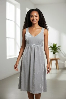 Vestido de maternidad Liz Lange para mujer pequeño plateado terciopelo lentejuelas correa cuello en V línea A Foto 1 de 4